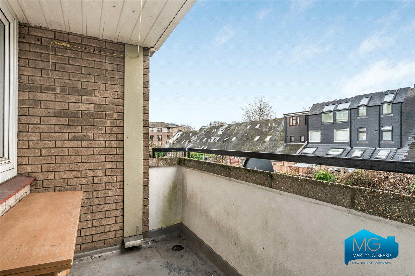 3 bedroom Apartment to rent - Martyn Gerrard
