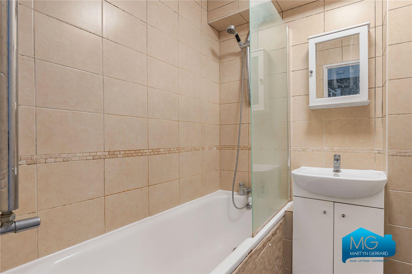 3 bedroom Apartment to rent - Martyn Gerrard