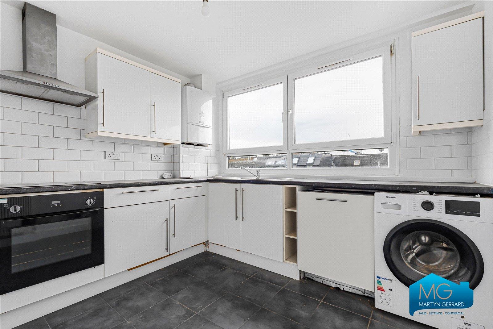 3 bedroom Apartment to rent - Martyn Gerrard