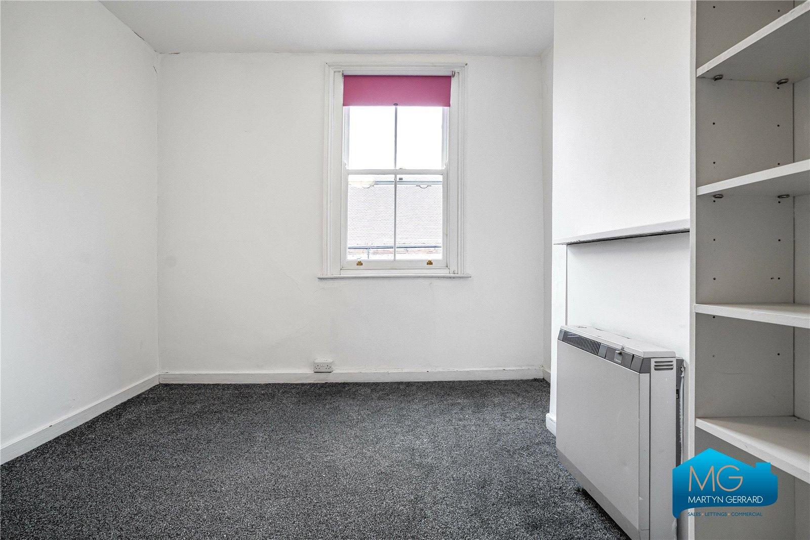 2 bedroom Apartment to rent - Martyn Gerrard