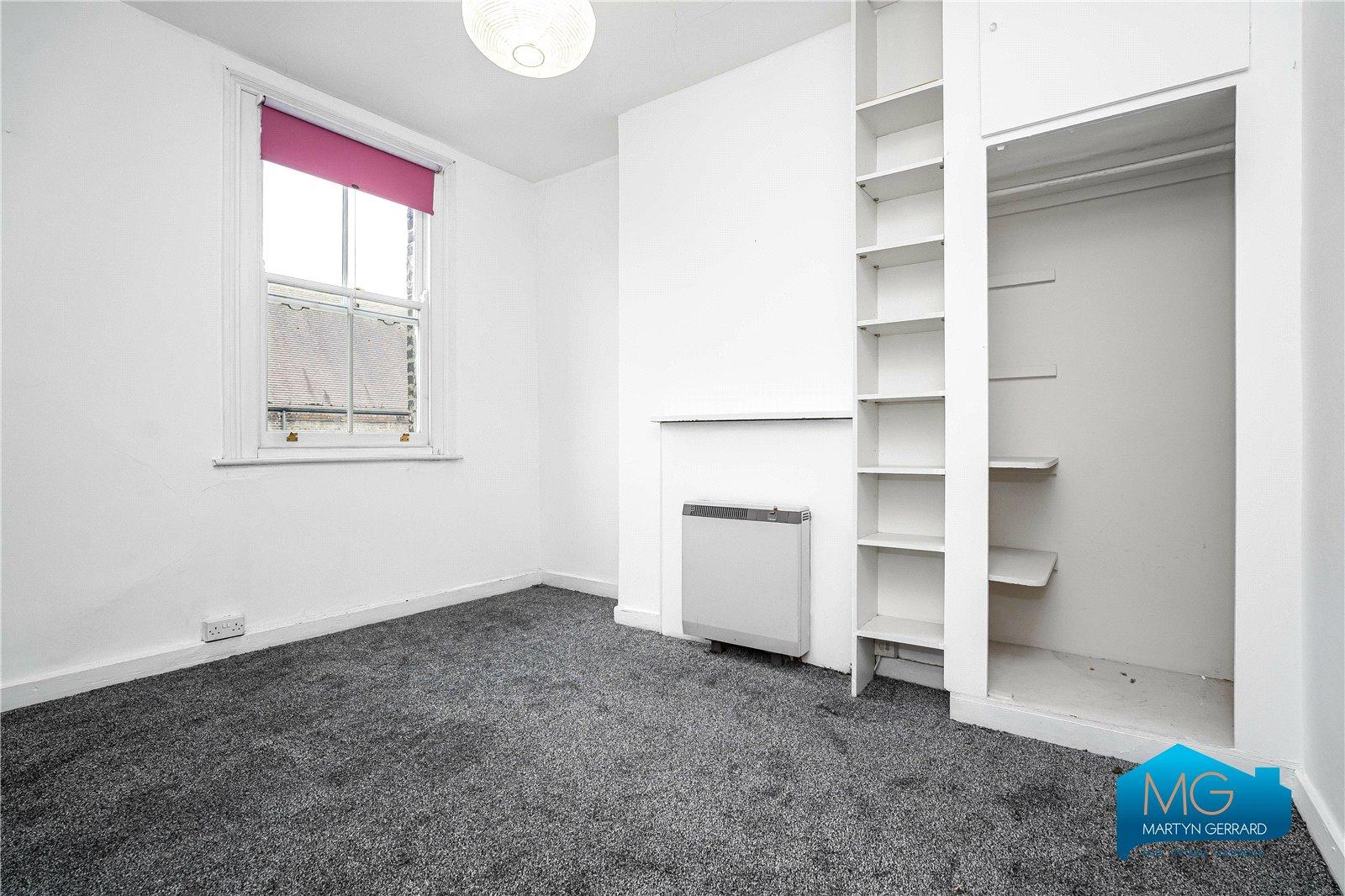 2 bedroom Apartment to rent - Martyn Gerrard
