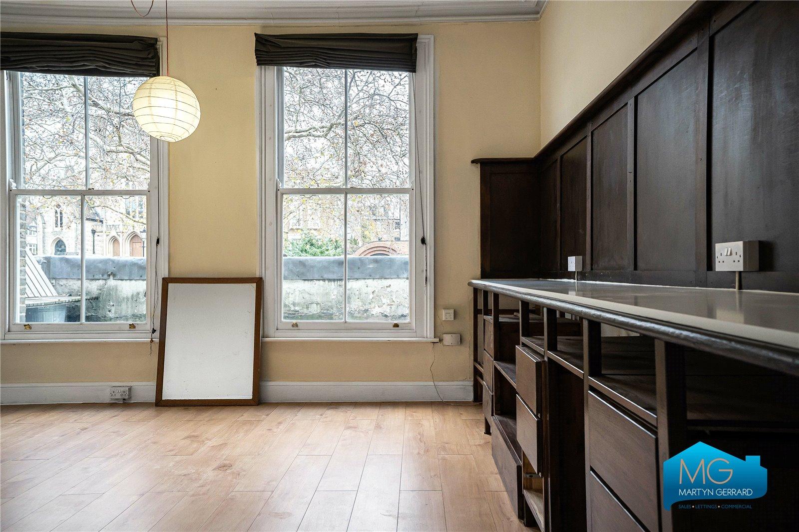 2 bedroom Apartment to rent - Martyn Gerrard