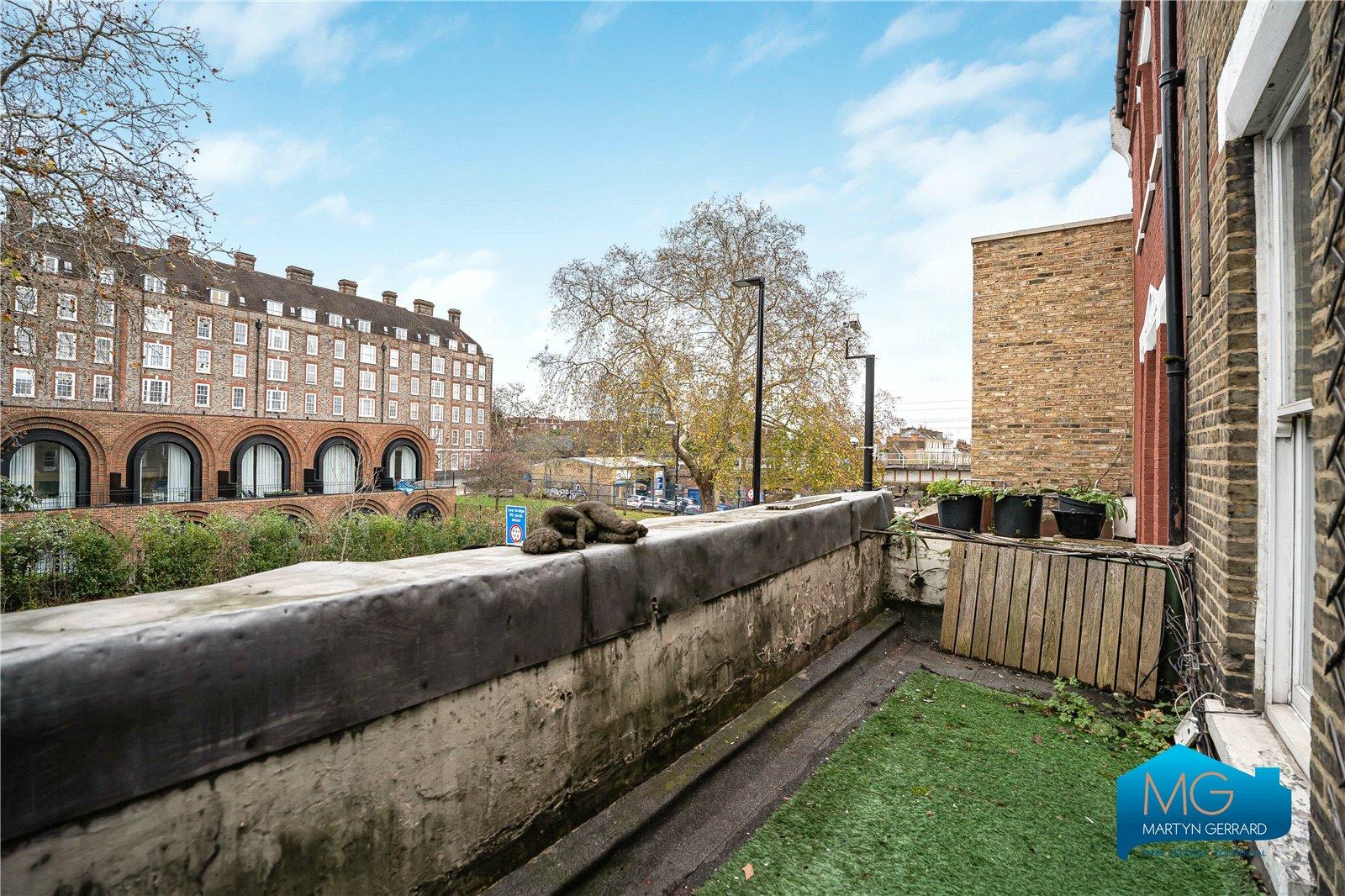 2 bedroom Apartment to rent - Martyn Gerrard