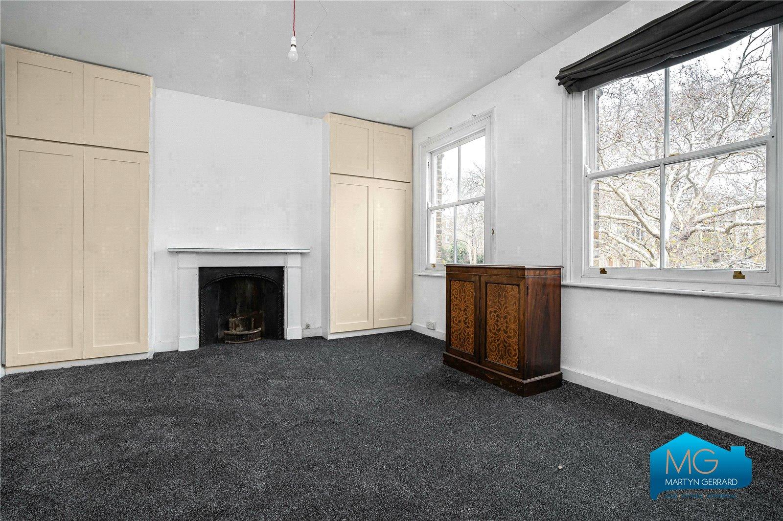2 bedroom Apartment to rent - Martyn Gerrard