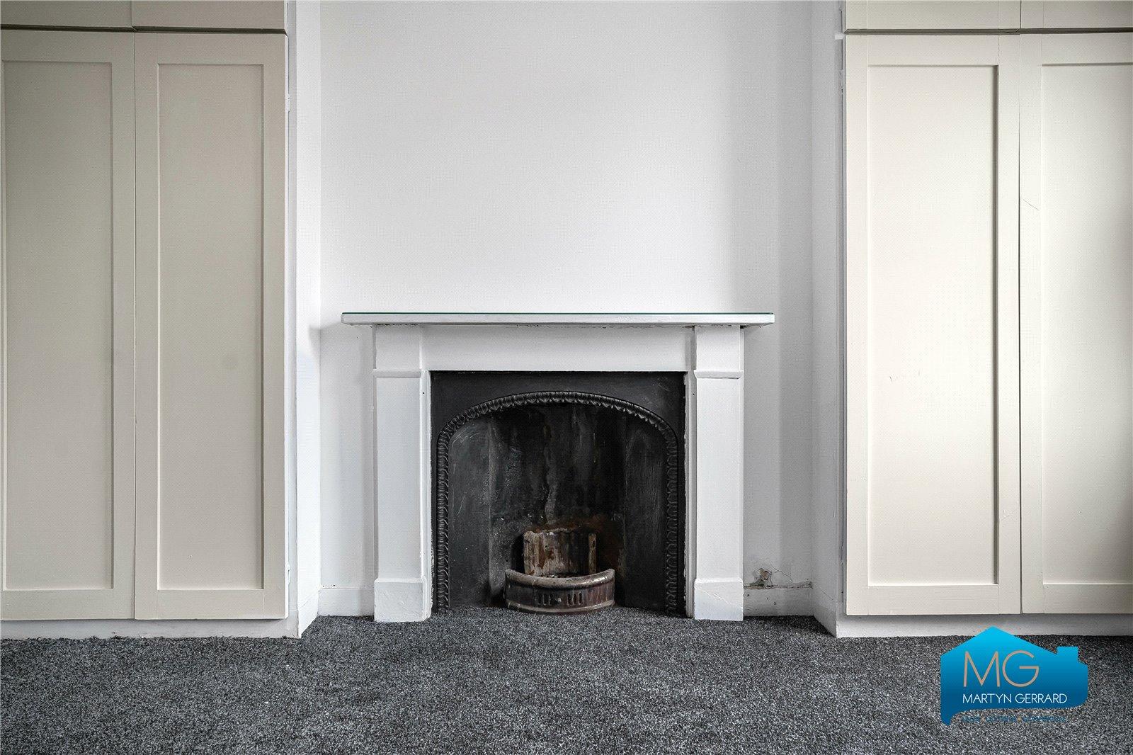 2 bedroom Apartment to rent - Martyn Gerrard