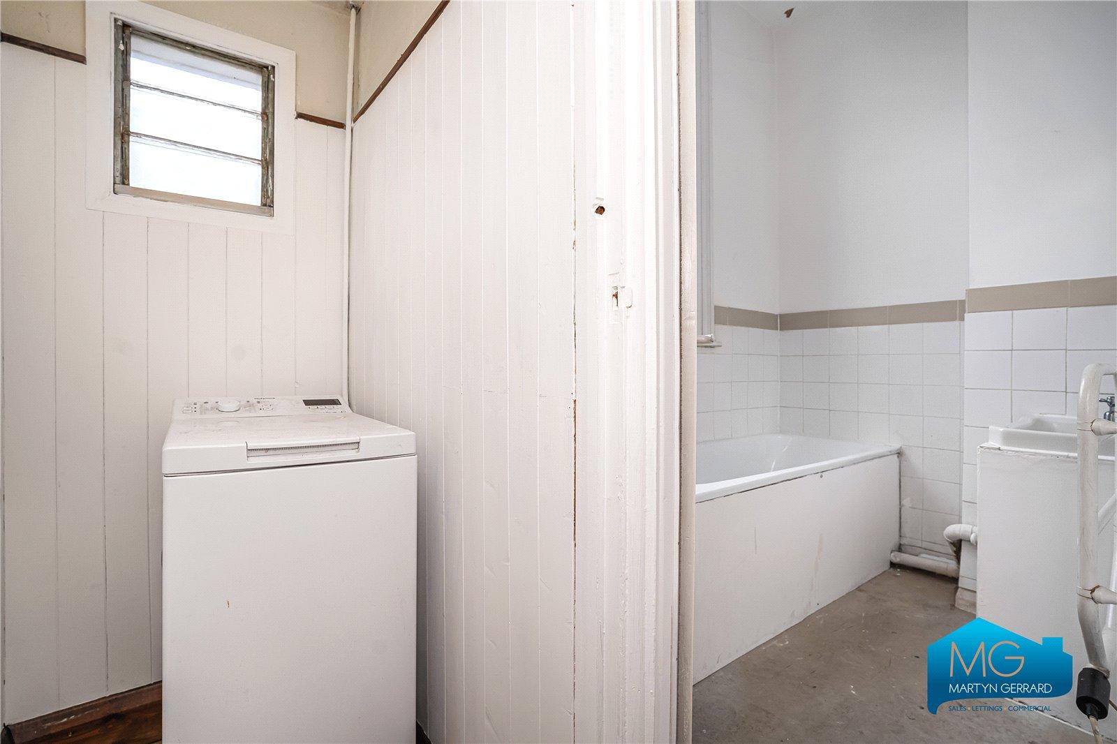 2 bedroom Apartment to rent - Martyn Gerrard
