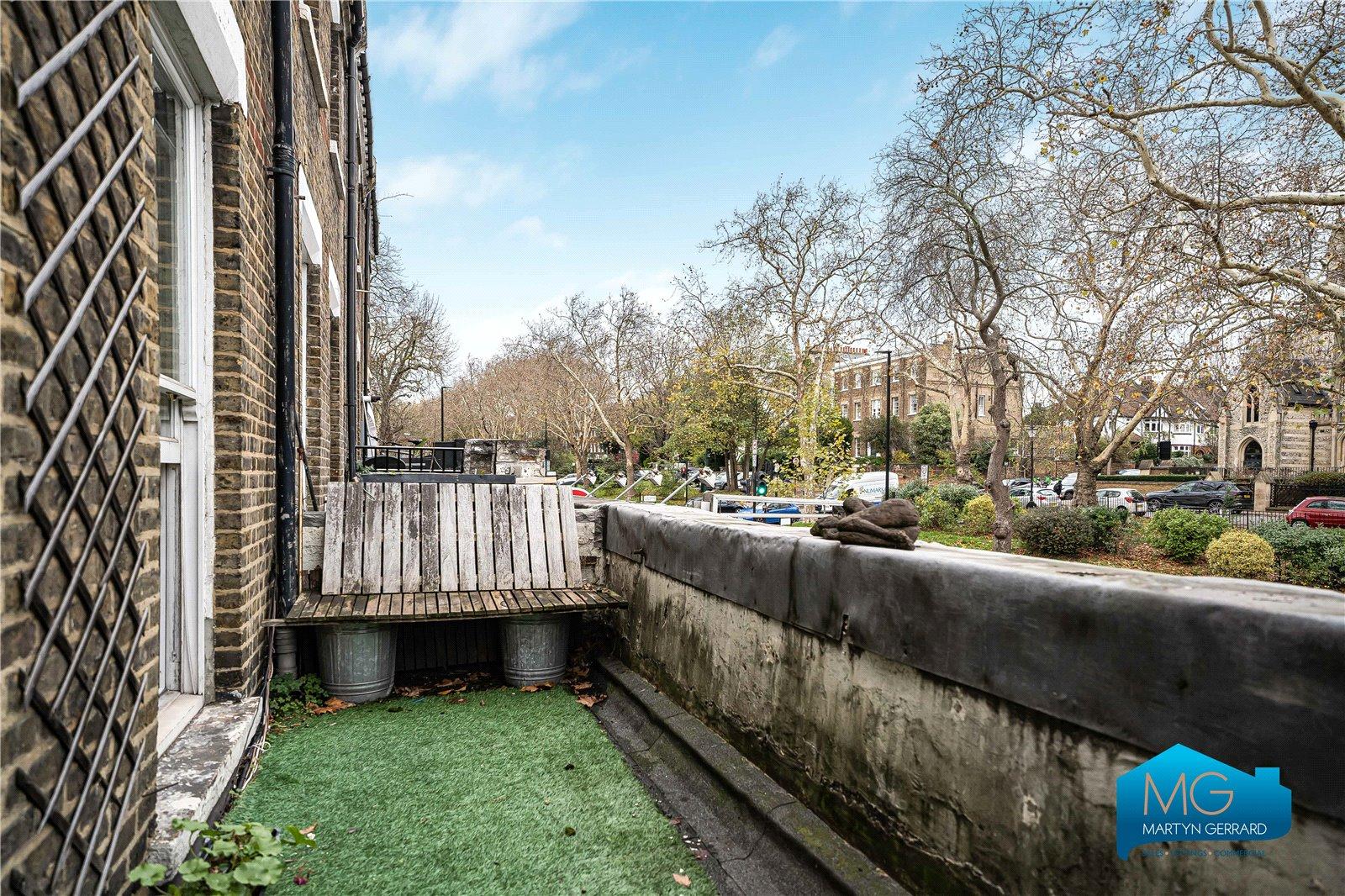 2 bedroom Apartment to rent - Martyn Gerrard