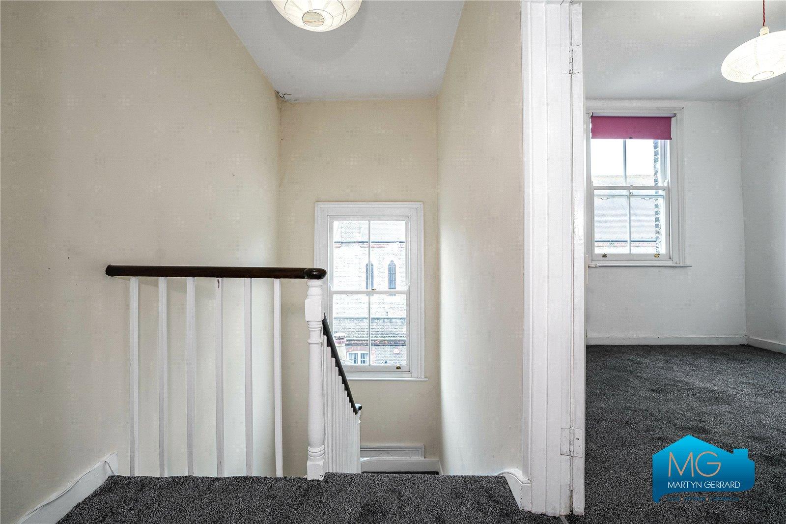 2 bedroom Apartment to rent - Martyn Gerrard