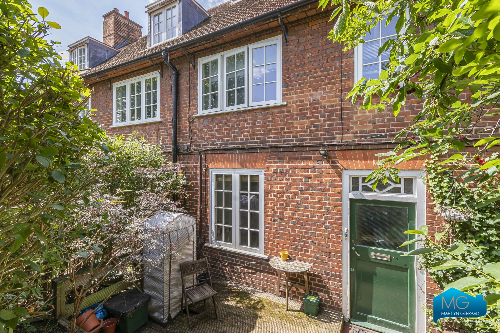 1 bedroom Ground Floor Flat to rent - Martyn Gerrard