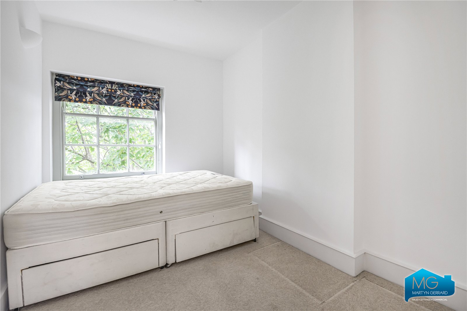 2 bedroom Apartment to rent - Martyn Gerrard