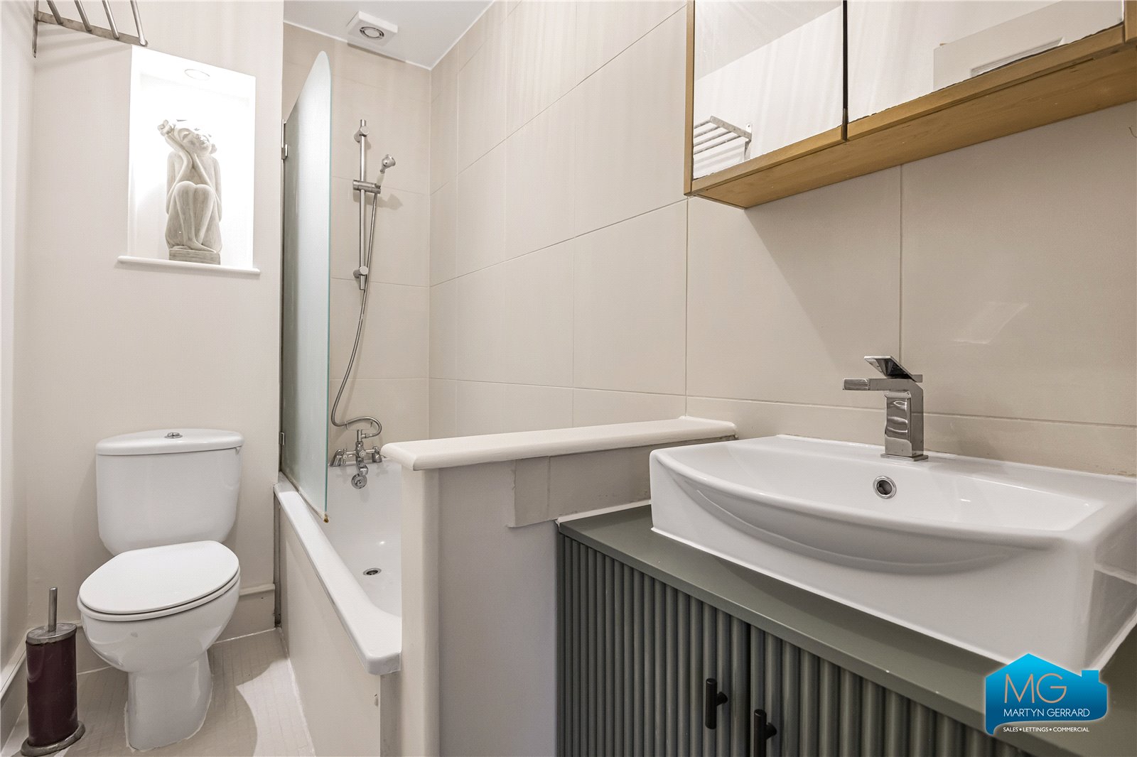 2 bedroom Apartment to rent - Martyn Gerrard