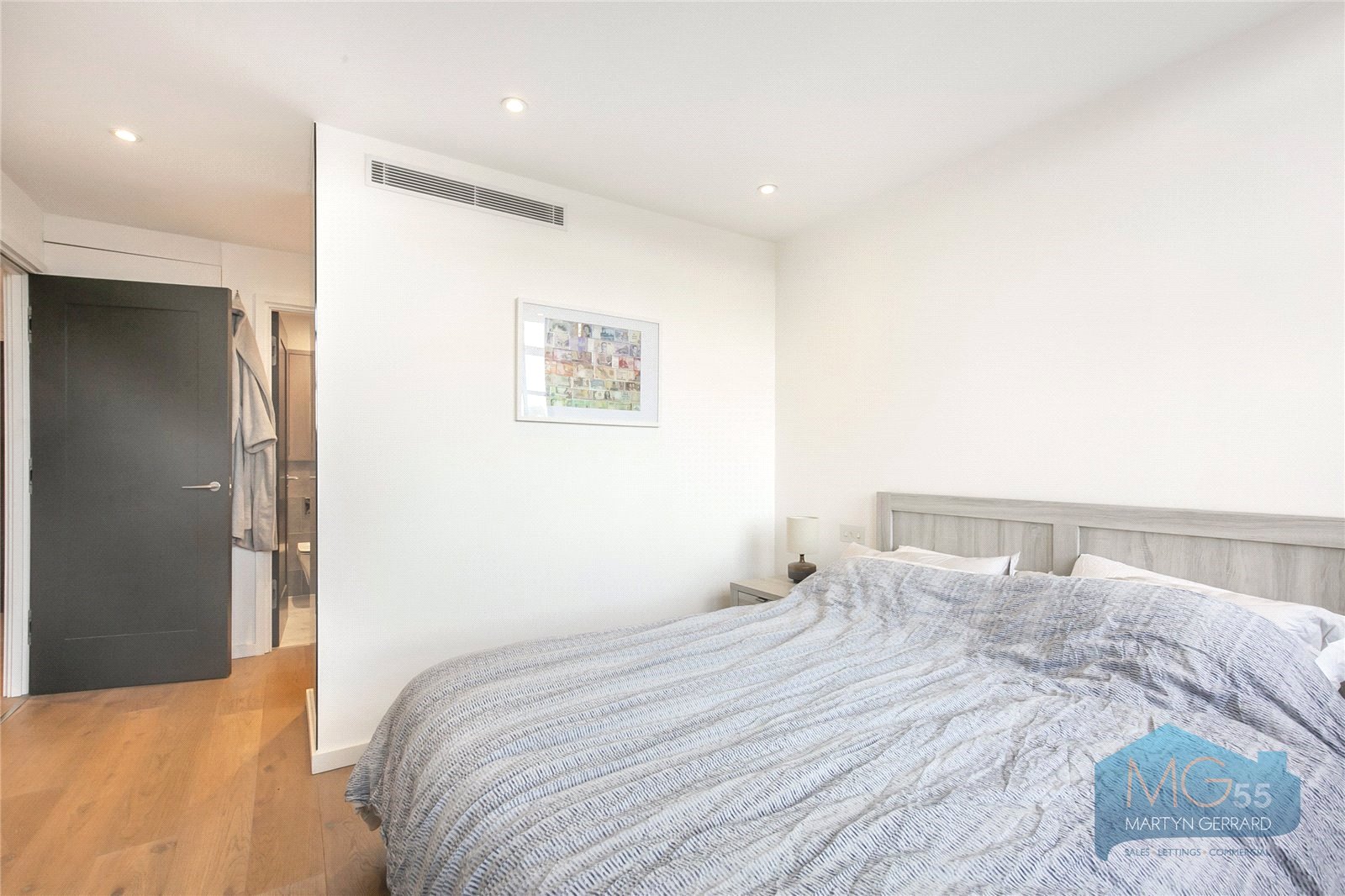 2 bedroom Apartment to rent - Martyn Gerrard