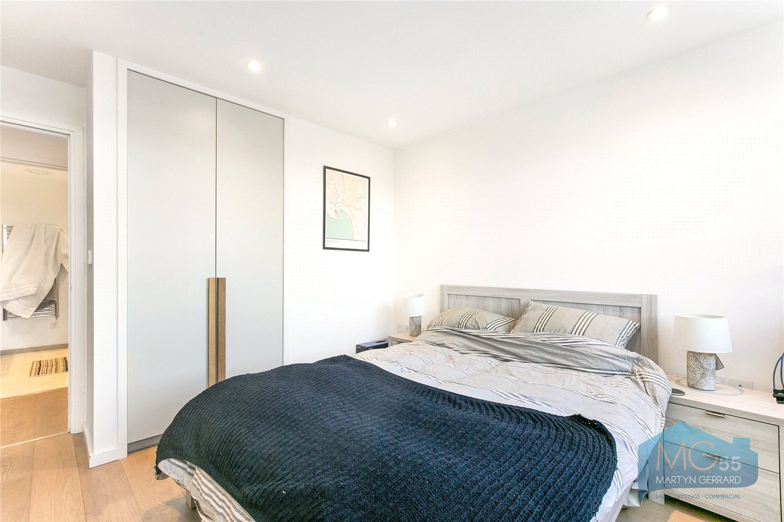 2 bedroom Apartment to rent - Martyn Gerrard