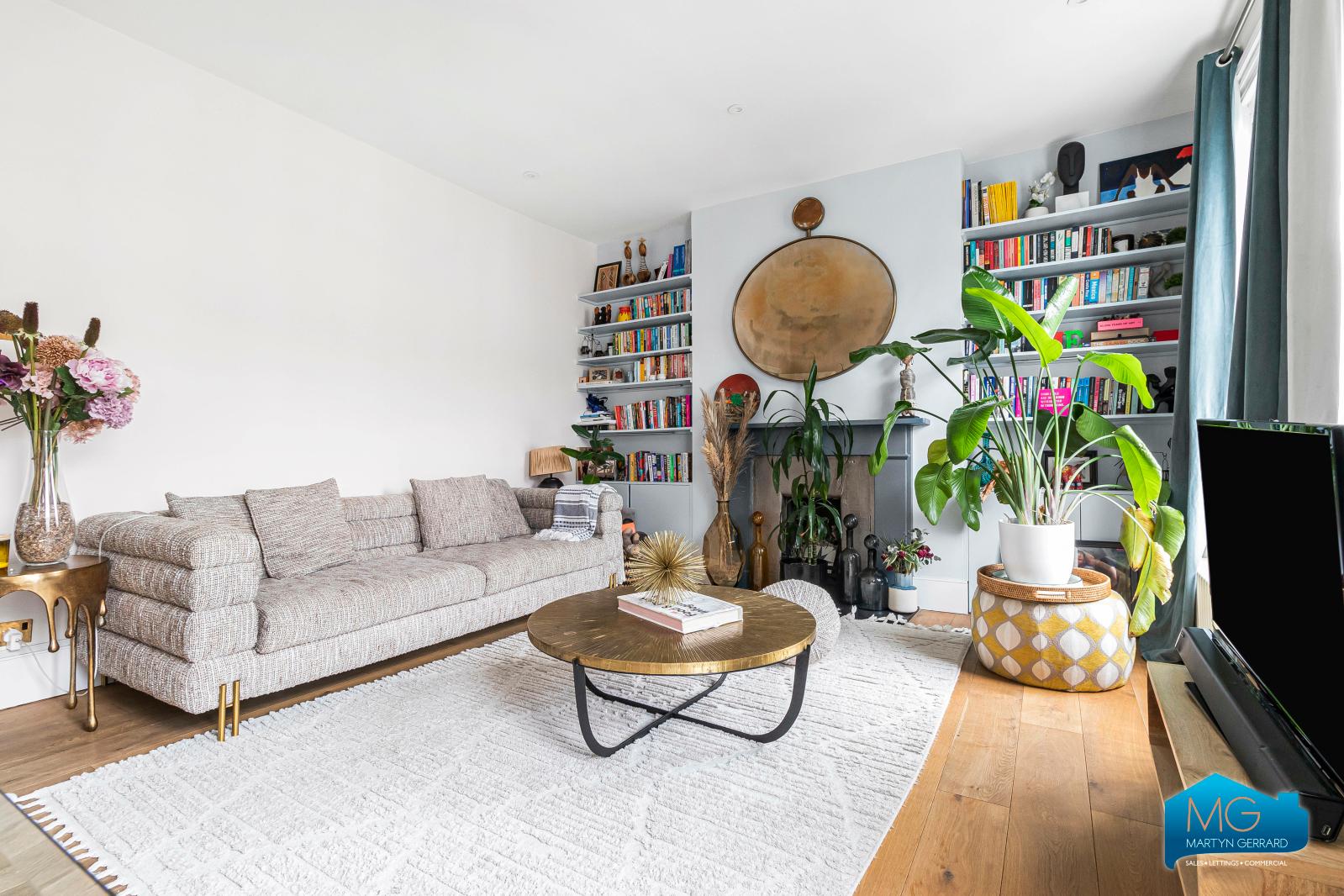 2 bedroom Apartment to rent - Martyn Gerrard