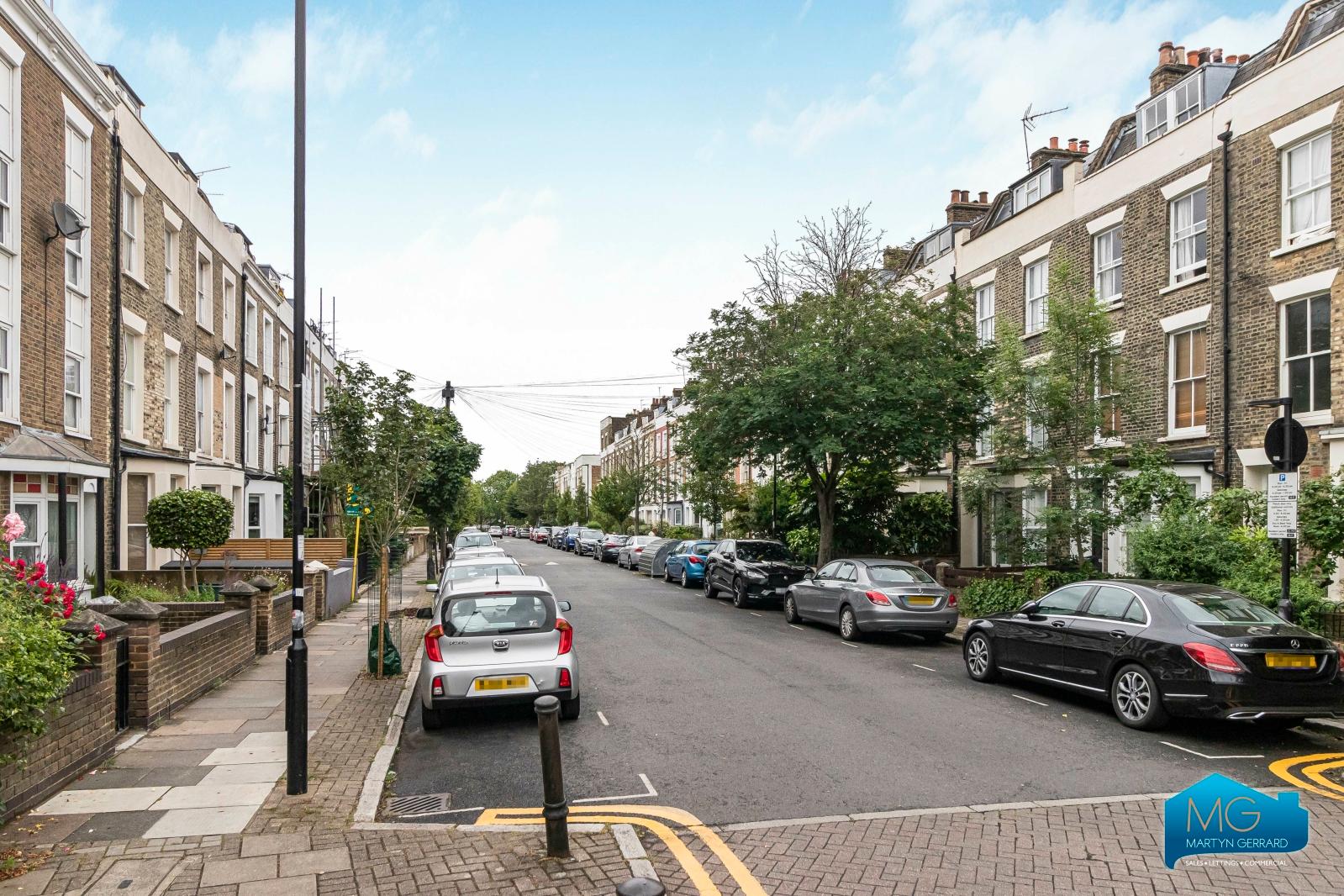 2 bedroom Apartment to rent - Martyn Gerrard