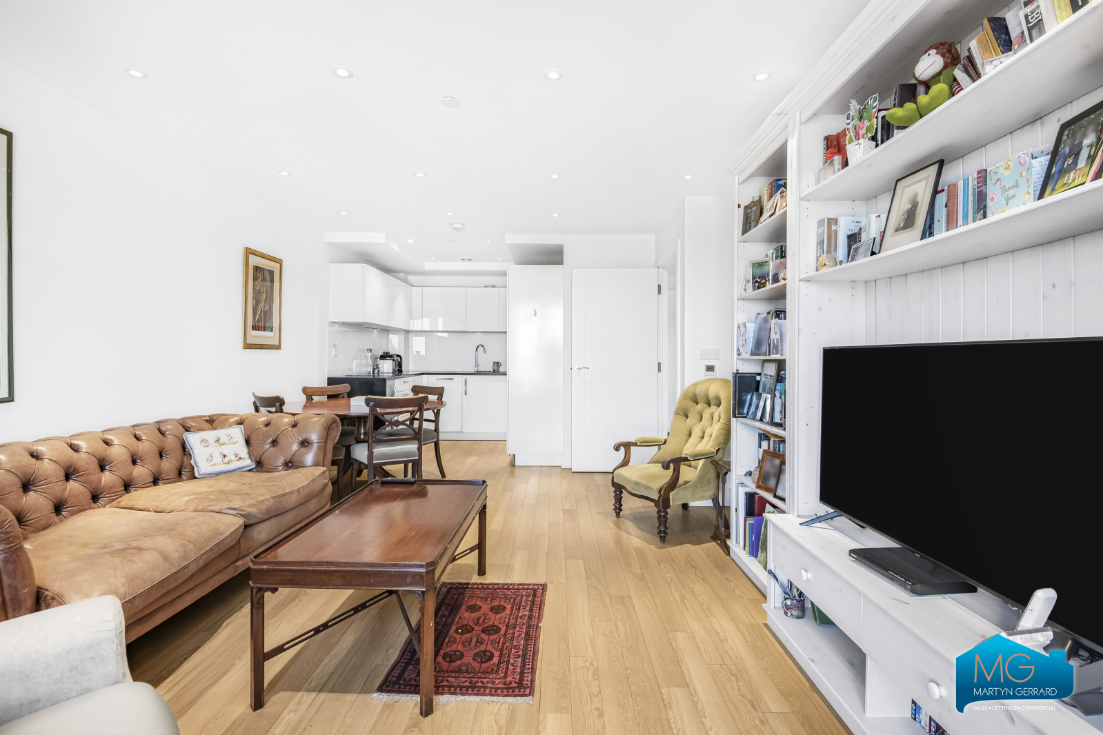2 bedroom Apartment to rent - Martyn Gerrard