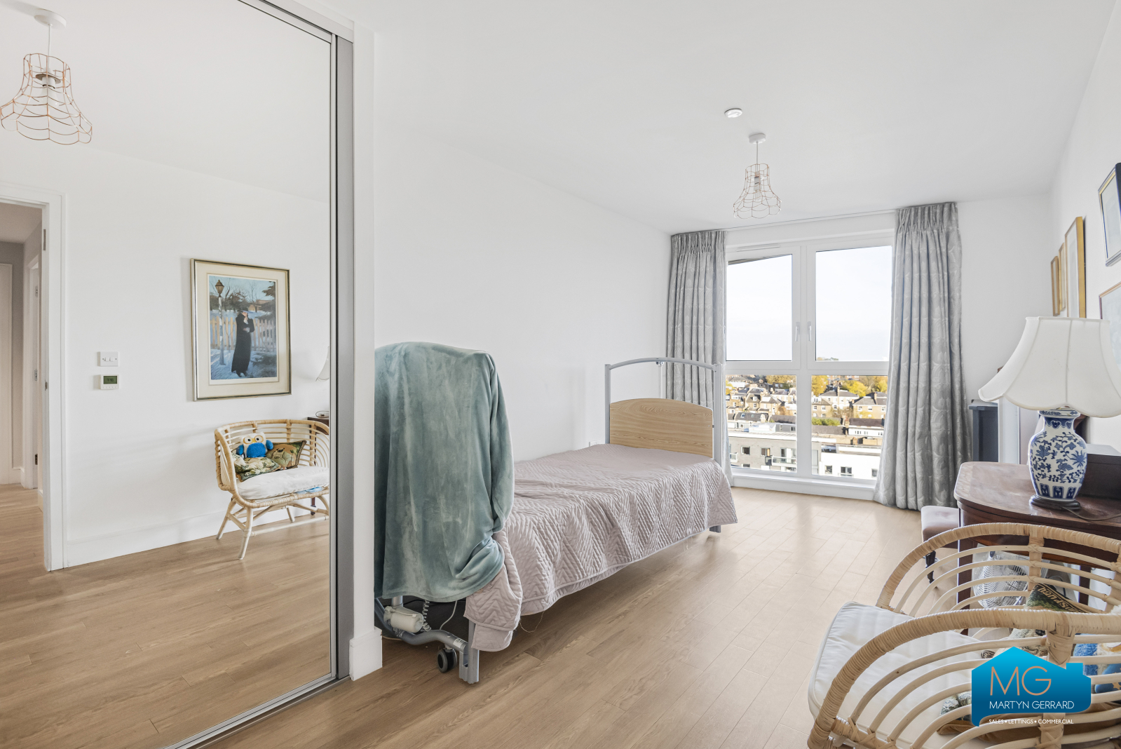 2 bedroom Apartment to rent - Martyn Gerrard