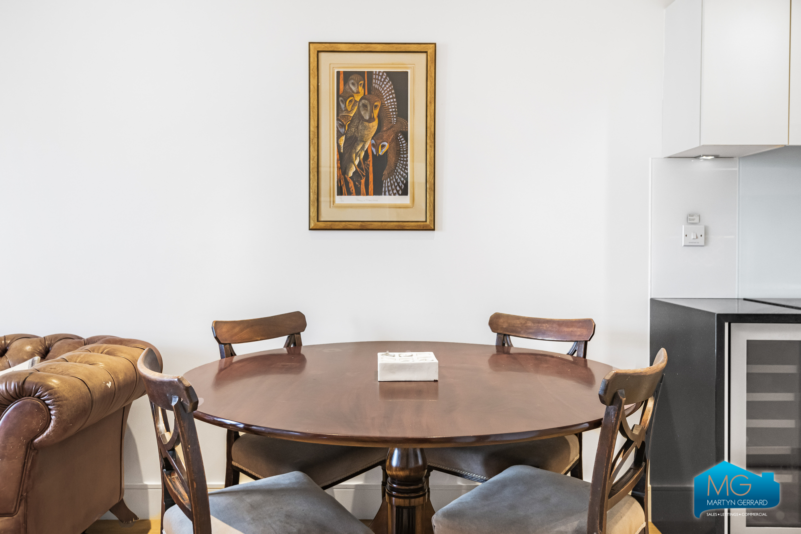 2 bedroom Apartment to rent - Martyn Gerrard