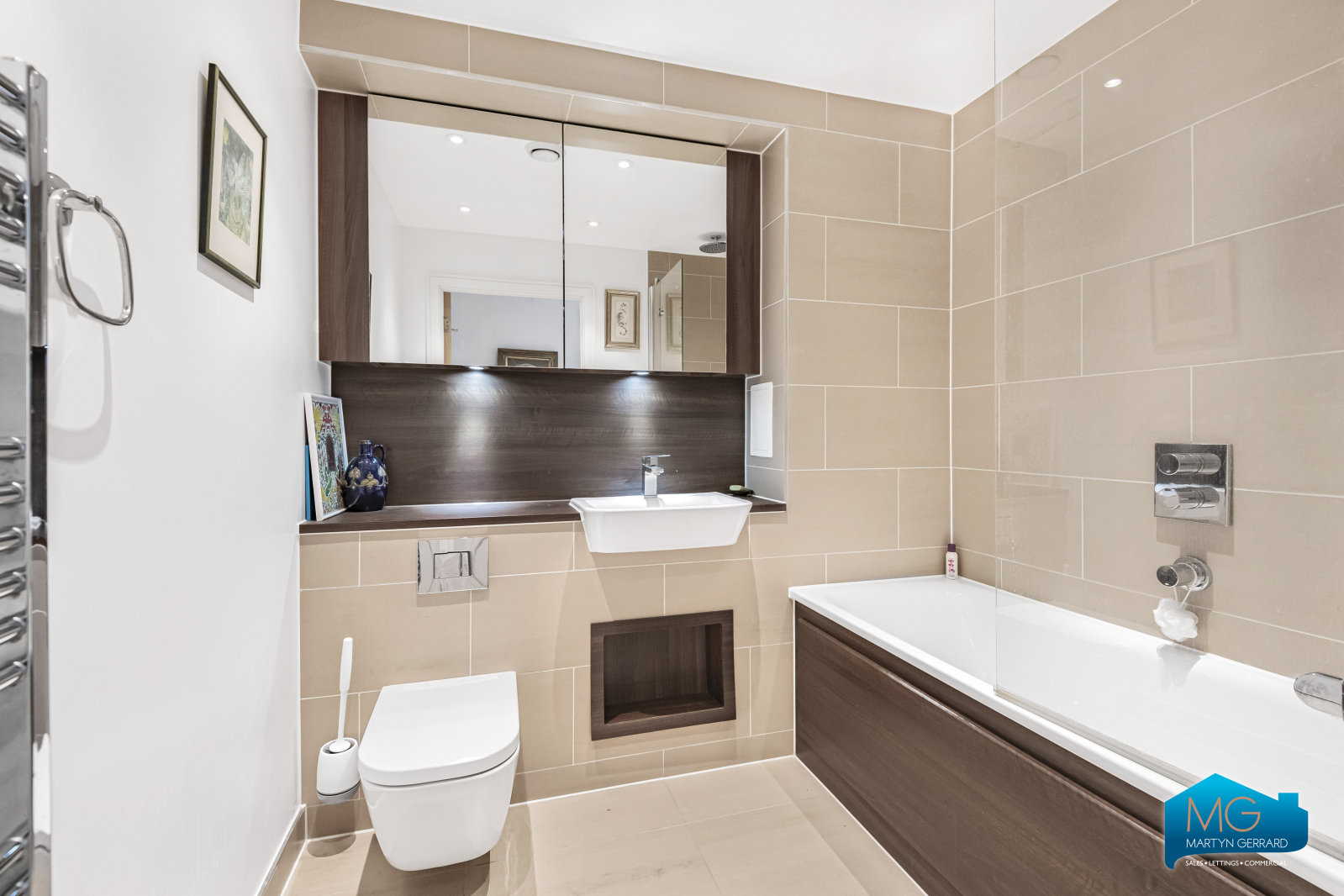 2 bedroom Apartment to rent - Martyn Gerrard