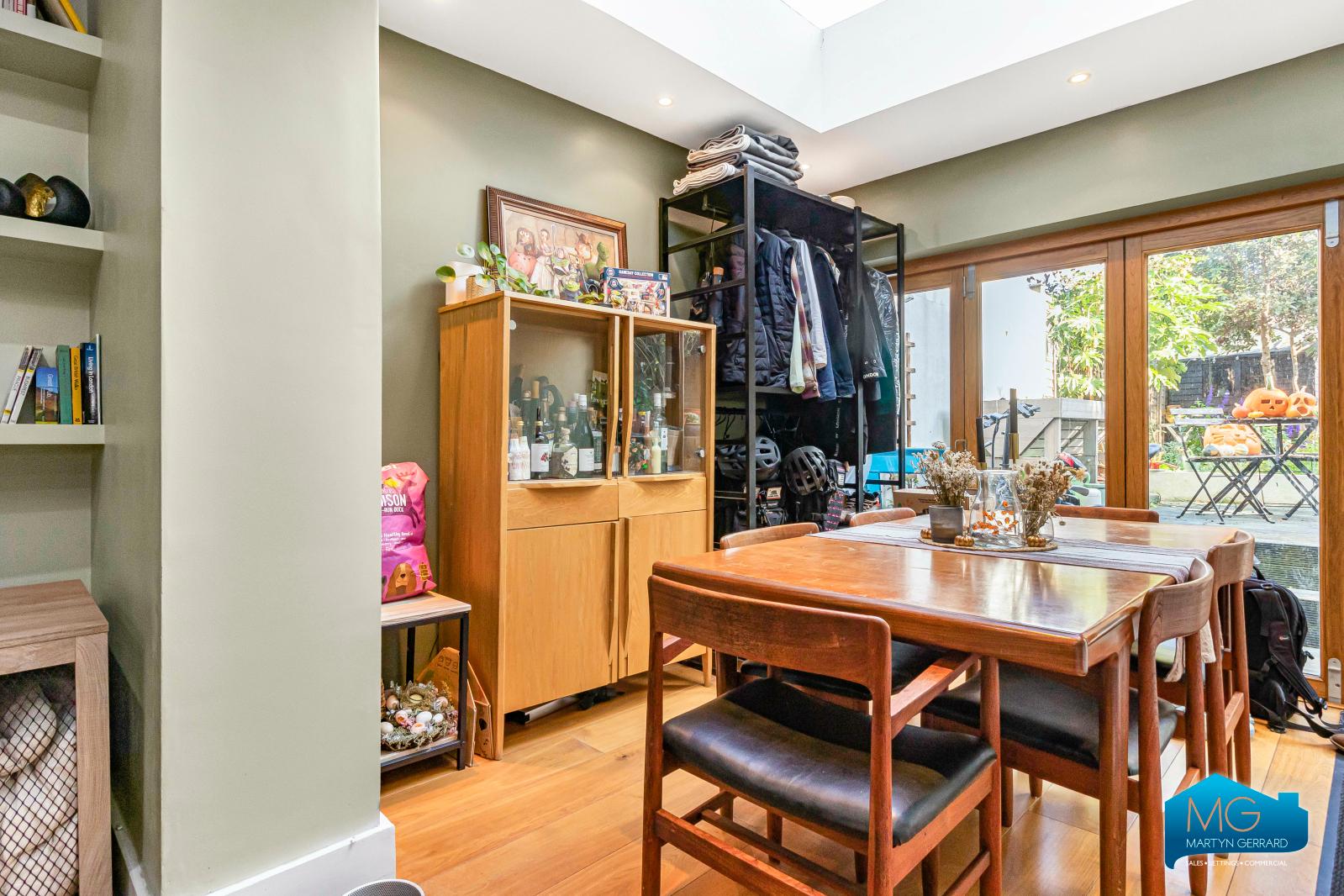 2 bedroom Terraced House to rent - Martyn Gerrard