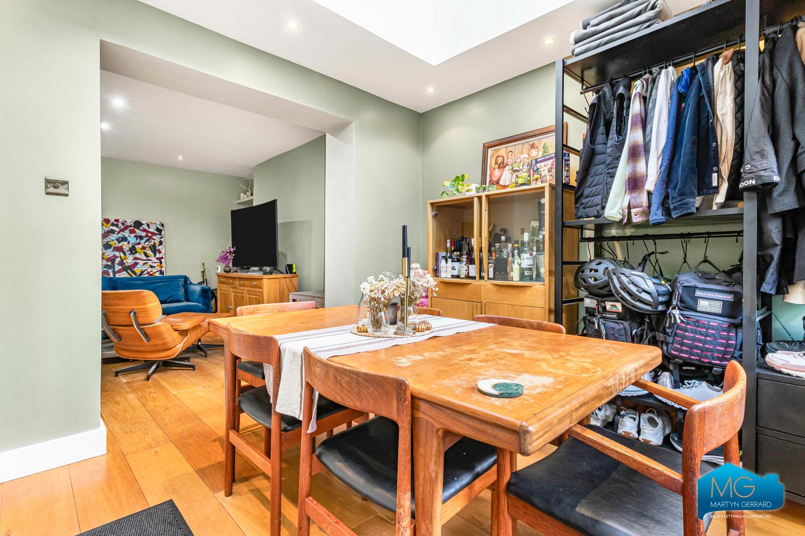 2 bedroom Terraced House to rent - Martyn Gerrard