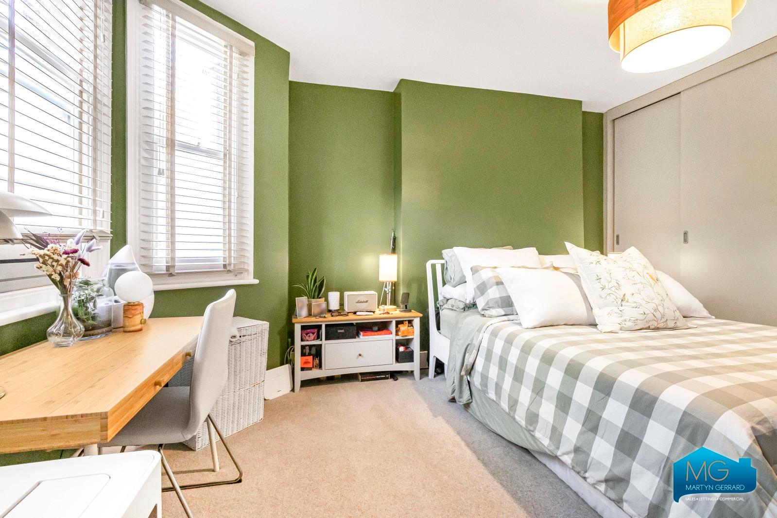 2 bedroom Terraced House to rent - Martyn Gerrard