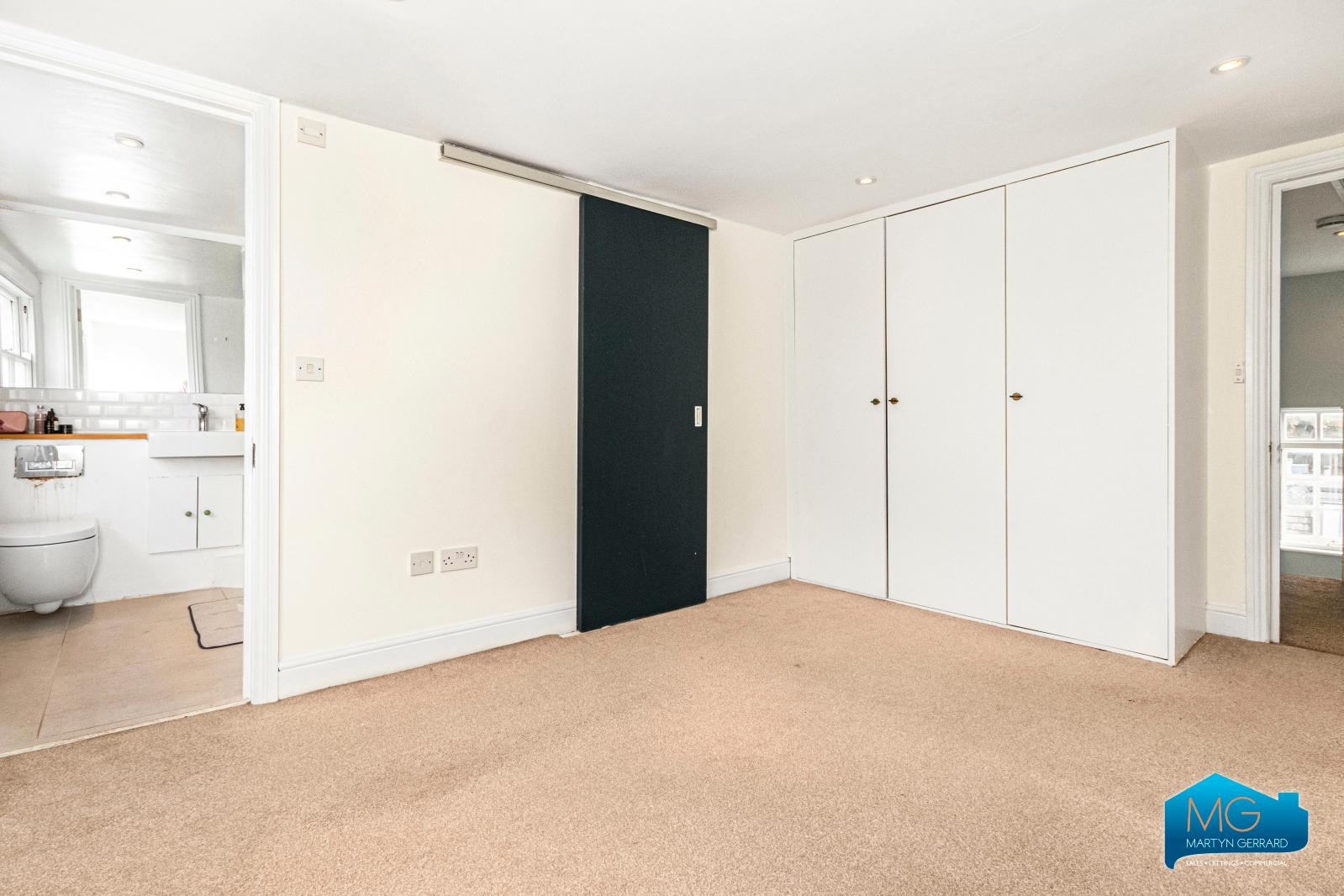 2 bedroom Terraced House to rent - Martyn Gerrard