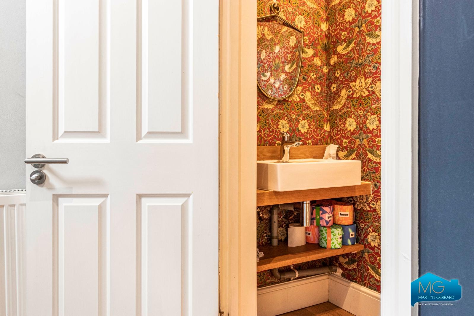 2 bedroom Terraced House to rent - Martyn Gerrard