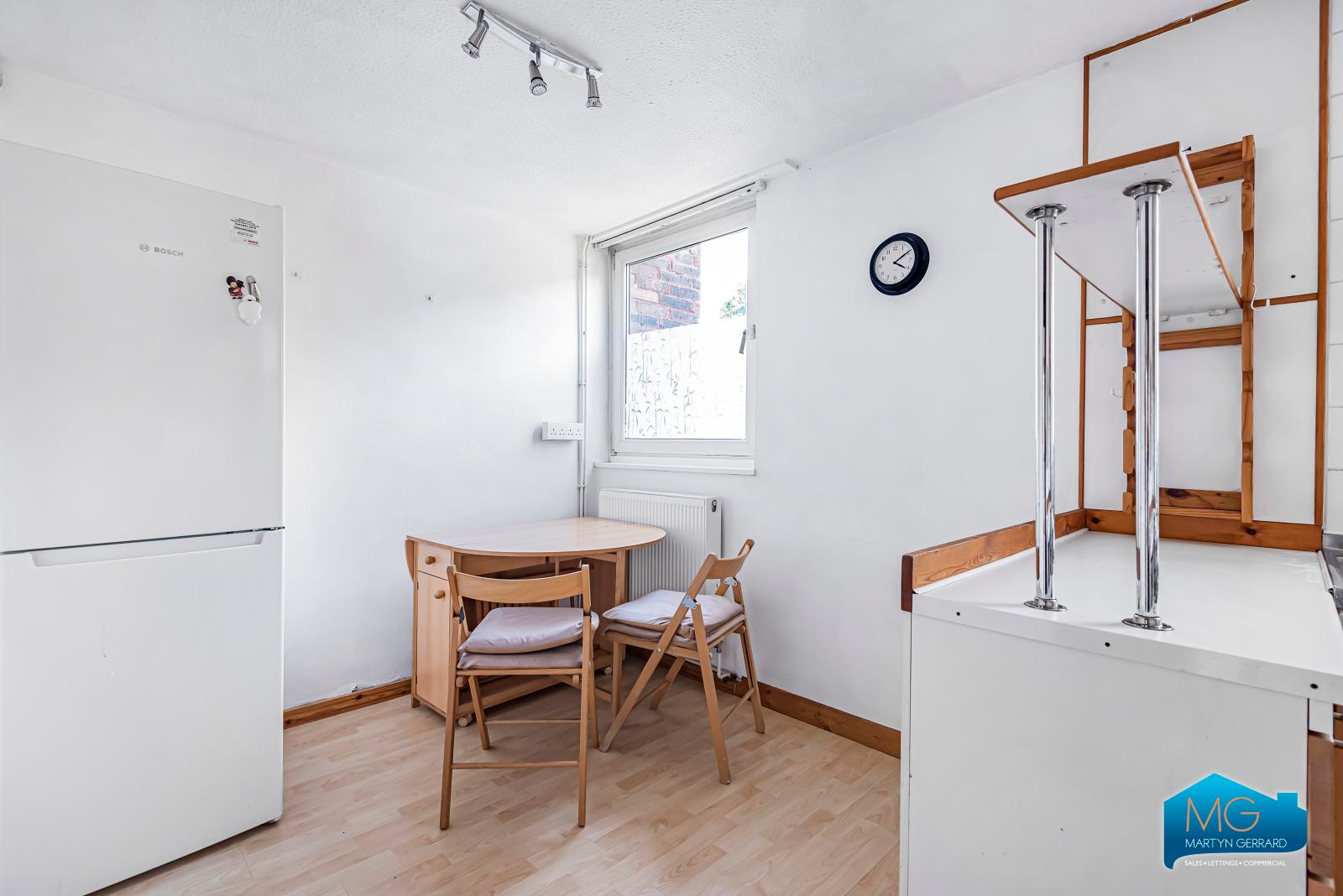 3 bedroom Terraced House to rent - Martyn Gerrard