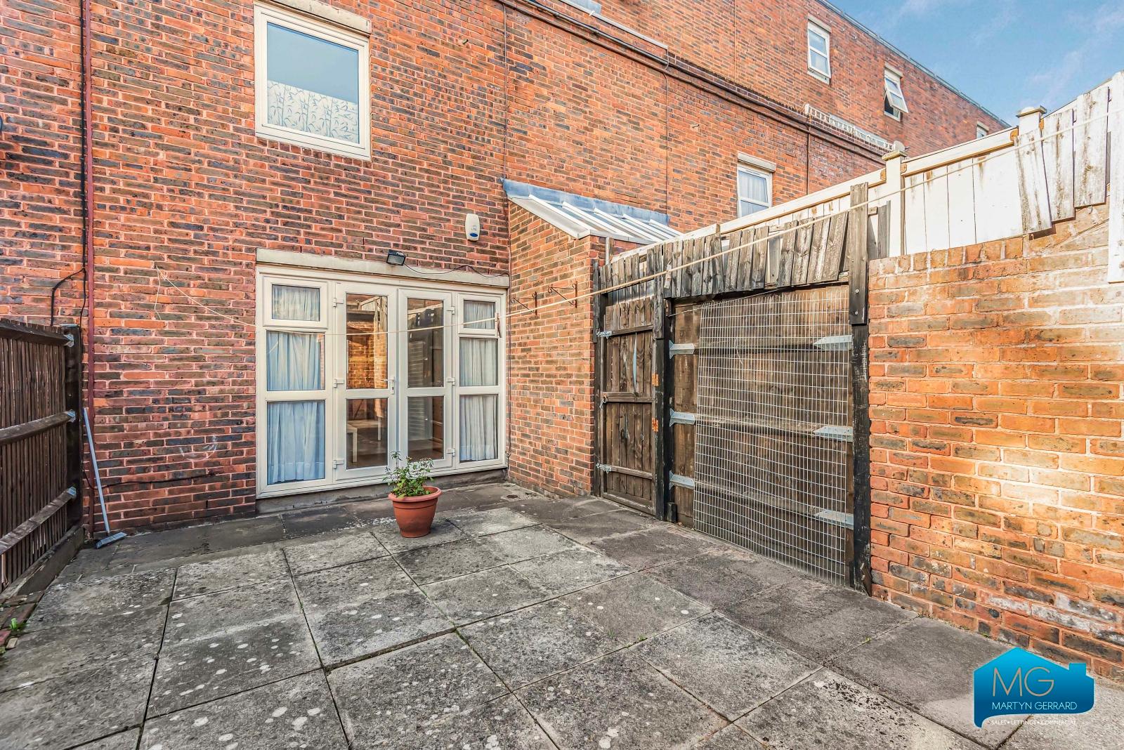 3 bedroom Terraced House to rent - Martyn Gerrard