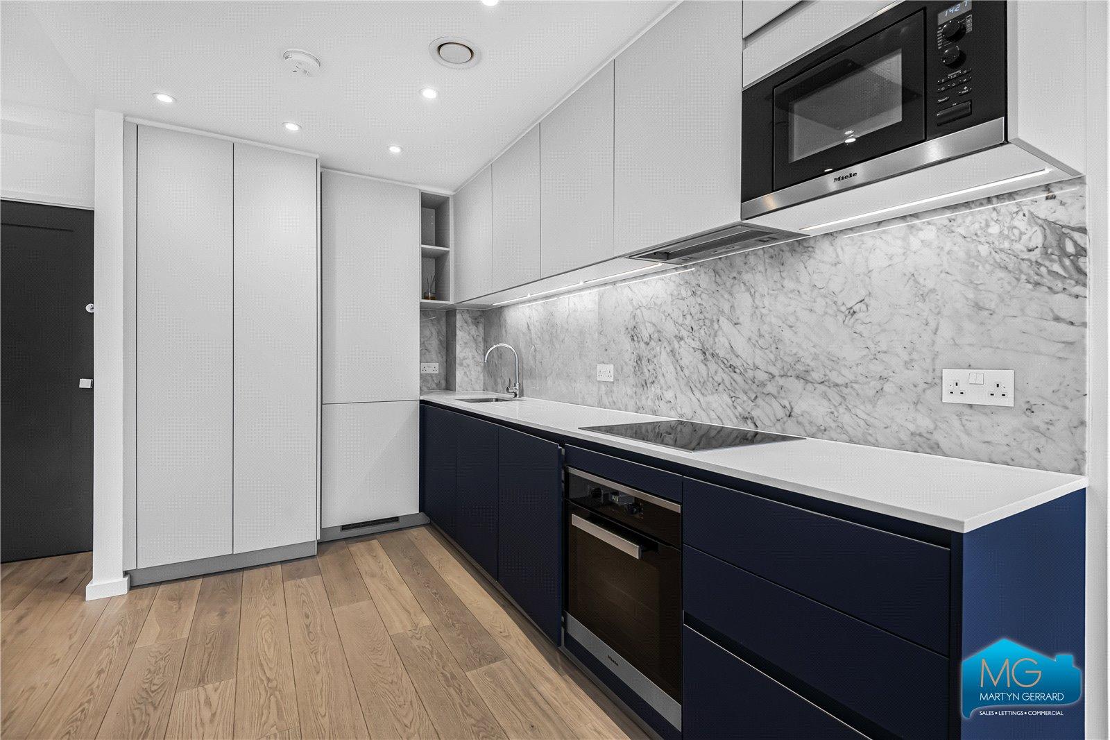 2 bedroom Apartment to rent - Martyn Gerrard