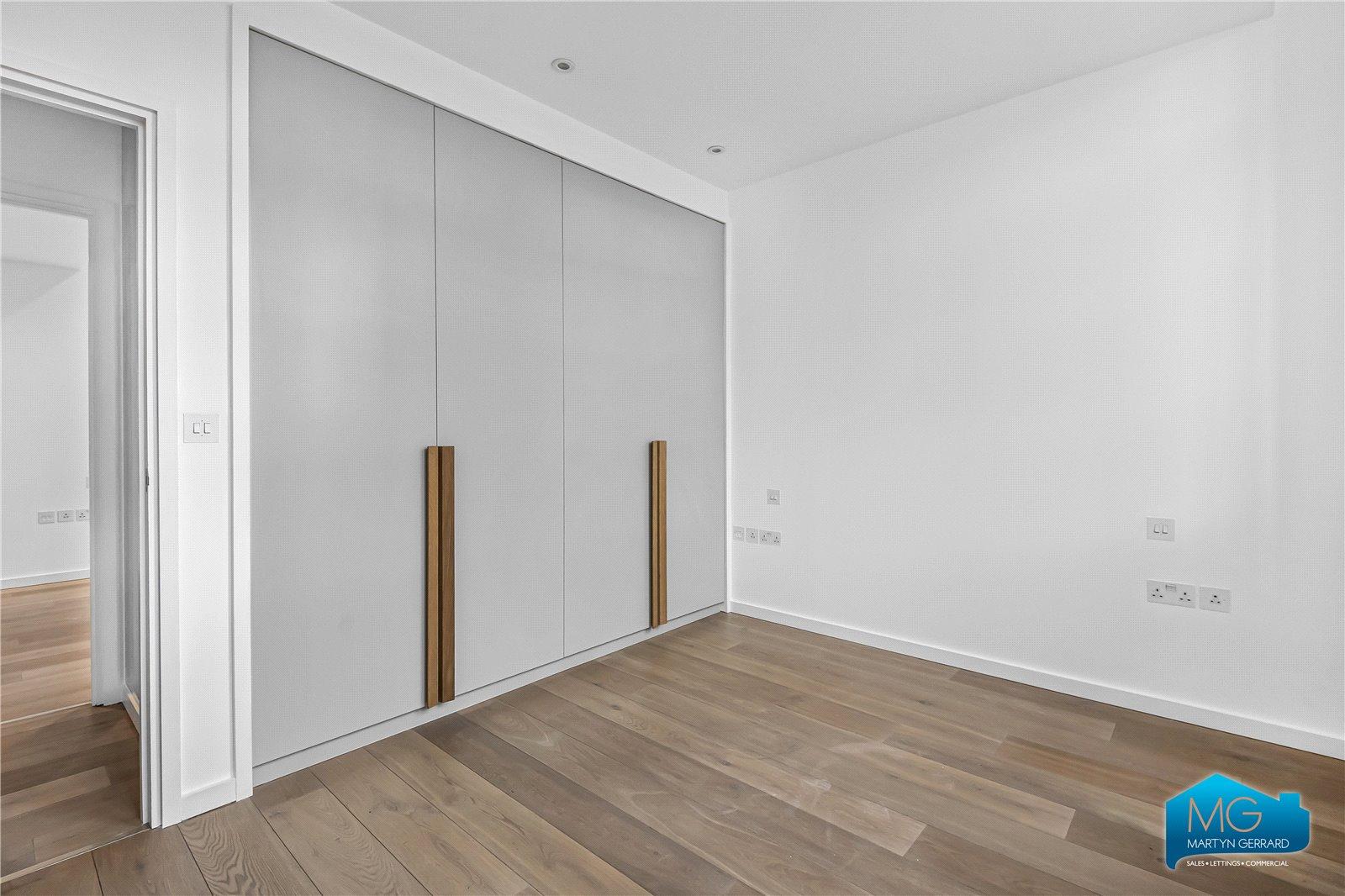 2 bedroom Apartment to rent - Martyn Gerrard