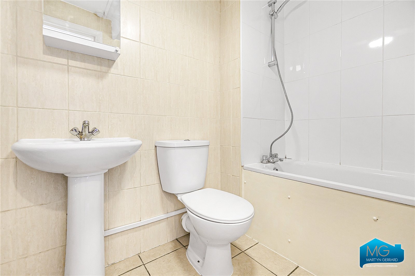 2 bedroom Apartment to rent - Martyn Gerrard