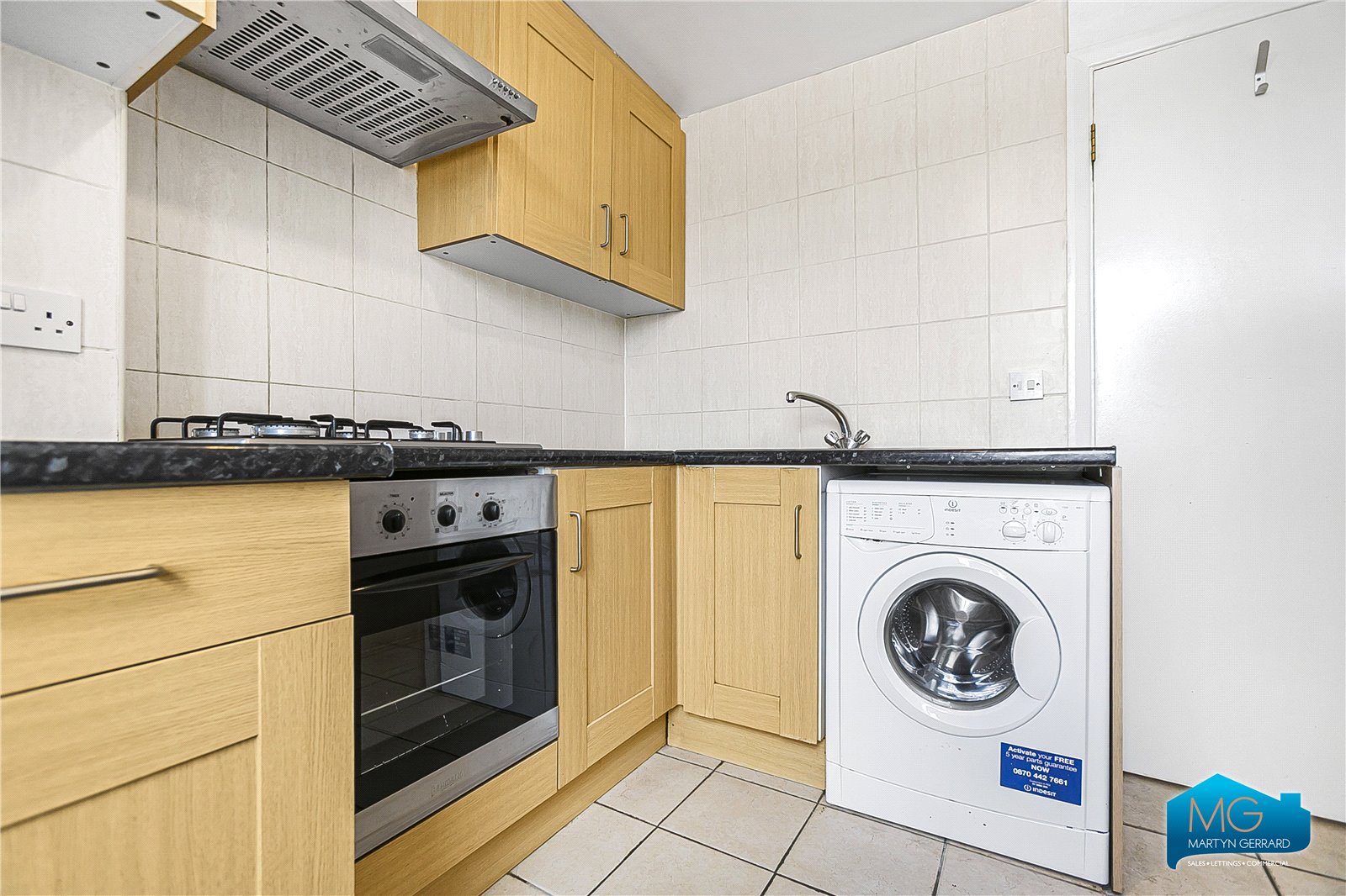 2 bedroom Apartment to rent - Martyn Gerrard