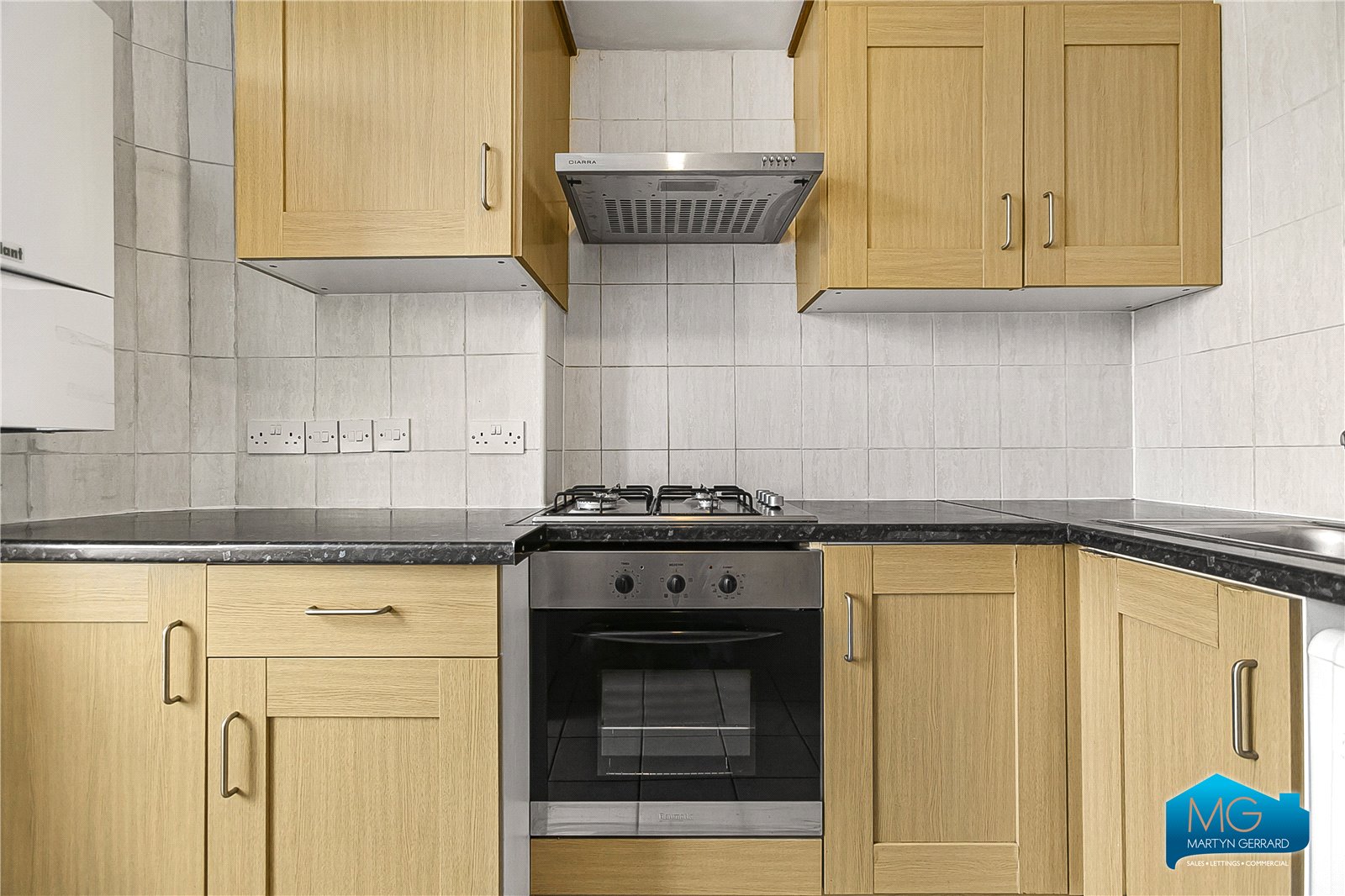 2 bedroom Apartment to rent - Martyn Gerrard