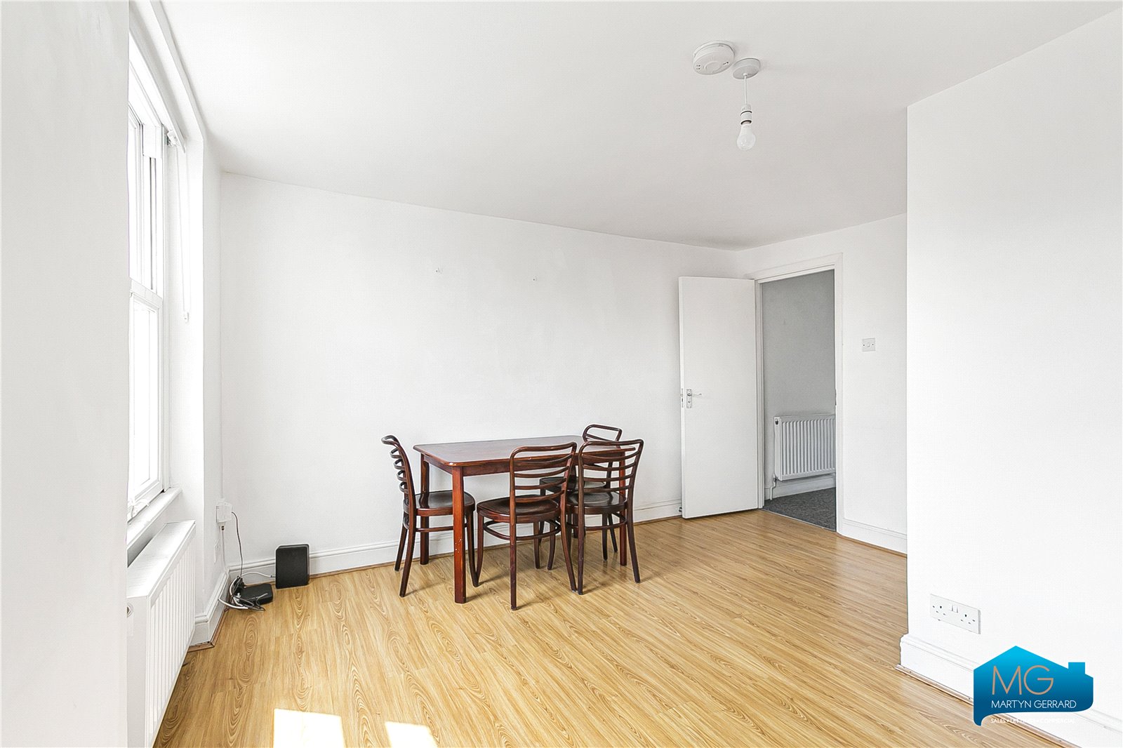 2 bedroom Apartment to rent - Martyn Gerrard