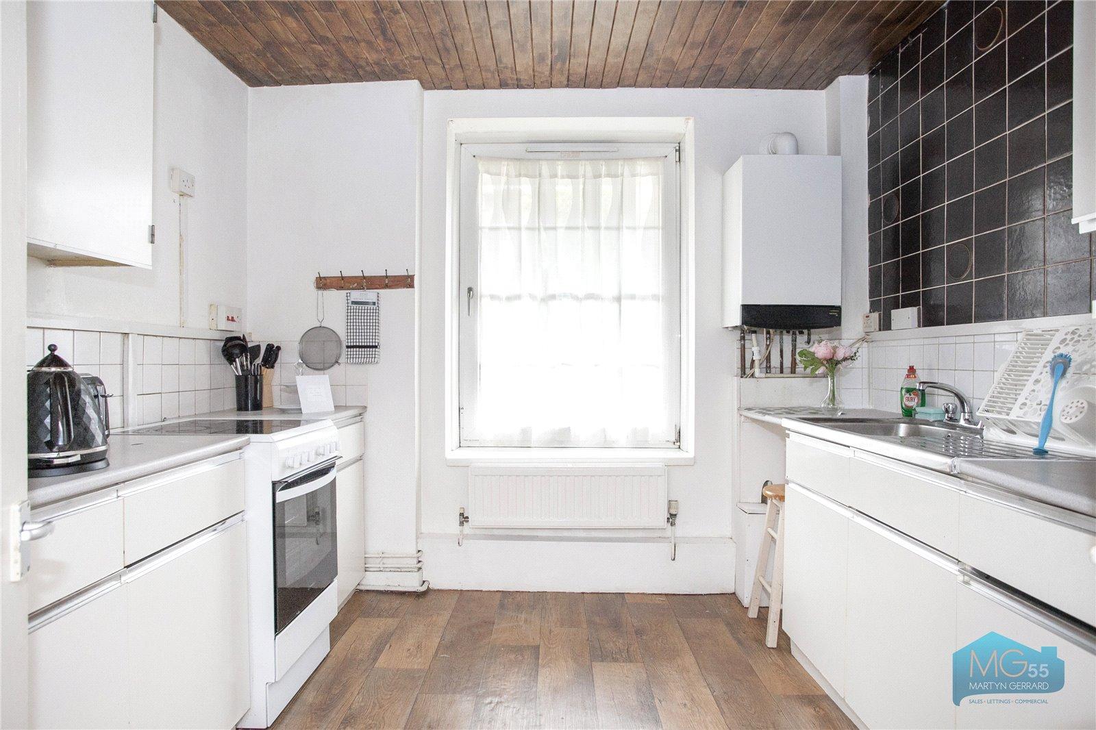 3 bedroom Ground Floor Flat to rent - Martyn Gerrard