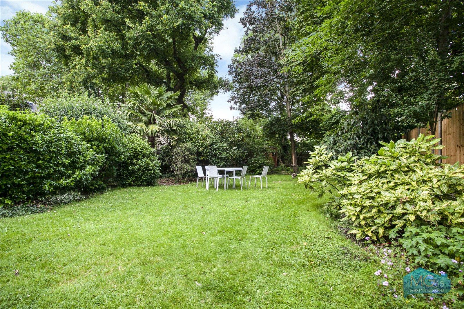 1 bedroom Ground Floor Flat to rent - Martyn Gerrard