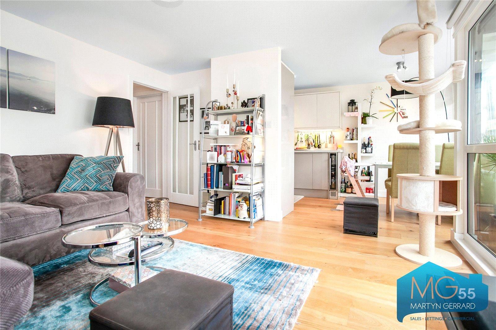 2 bedroom Apartment to rent - Martyn Gerrard