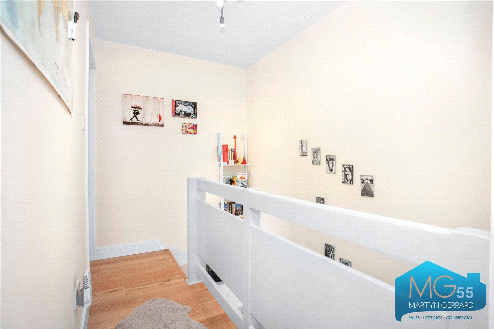 2 bedroom Apartment to rent - Martyn Gerrard