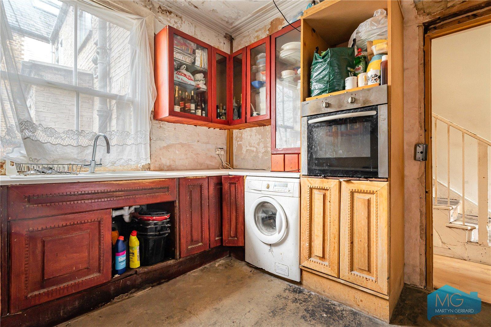 3 bedroom End of Terrace House for sale - Martyn Gerrard