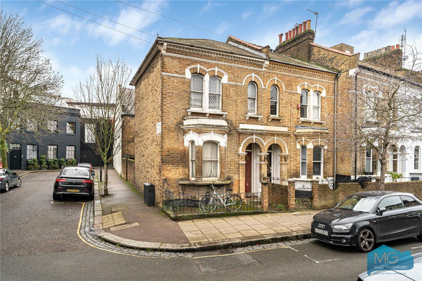 3 bedroom End of Terrace House for sale - Martyn Gerrard
