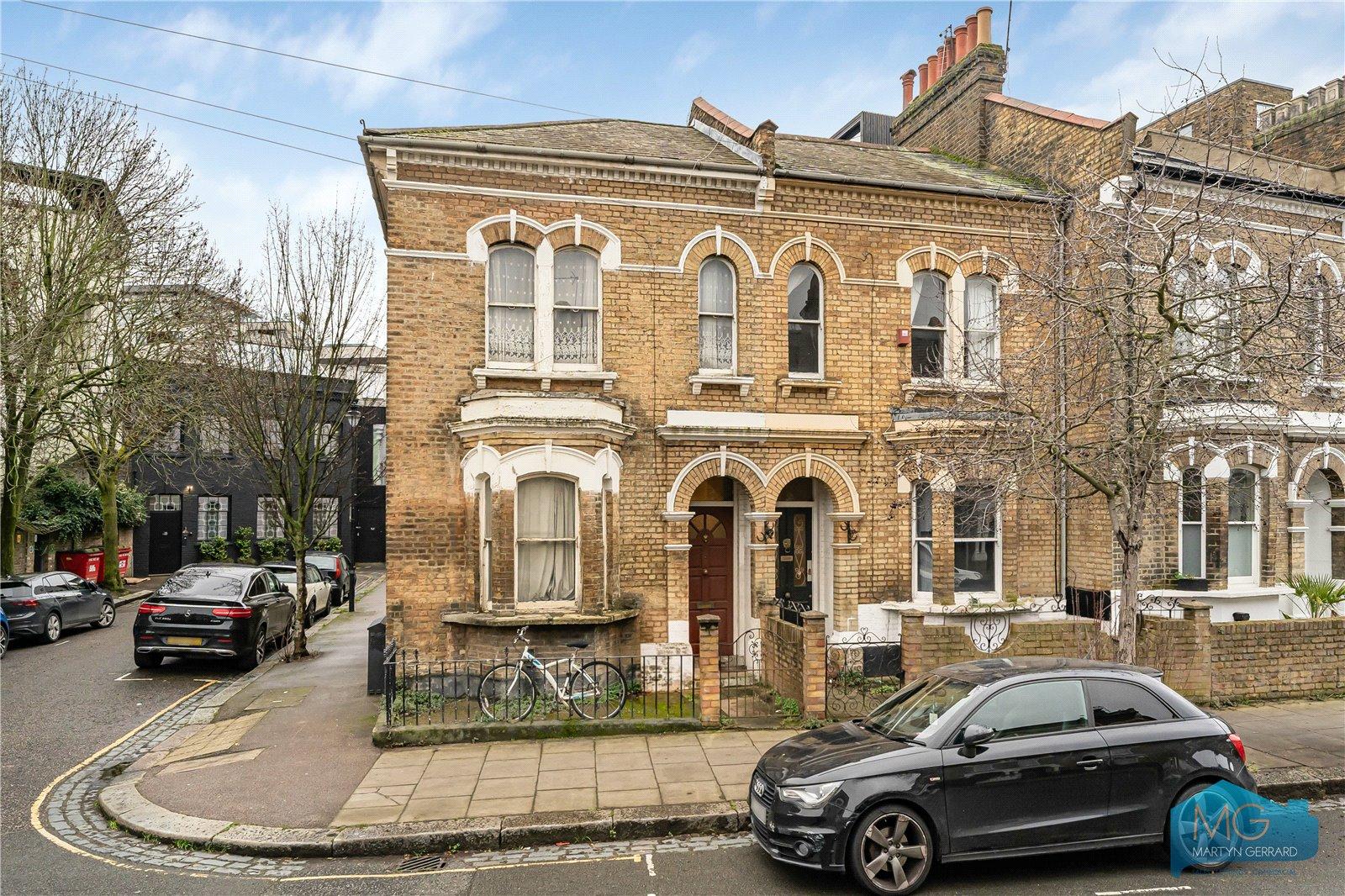 3 bedroom End of Terrace House for sale - Martyn Gerrard