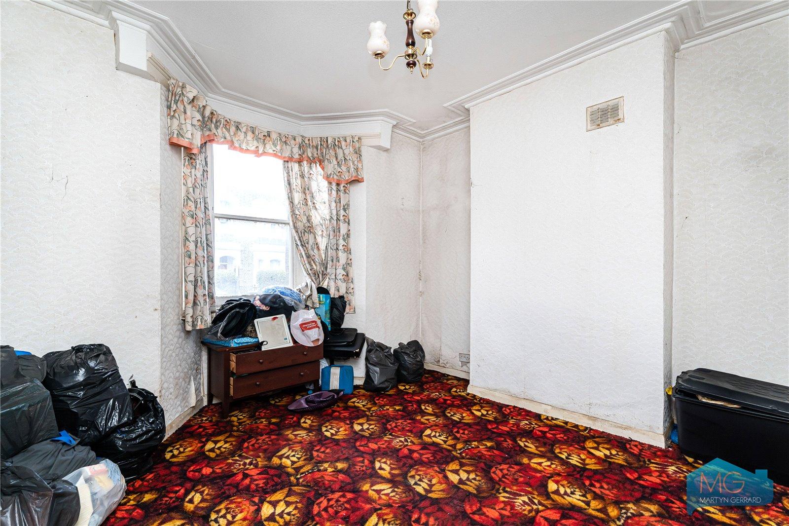 3 bedroom End of Terrace House for sale - Martyn Gerrard