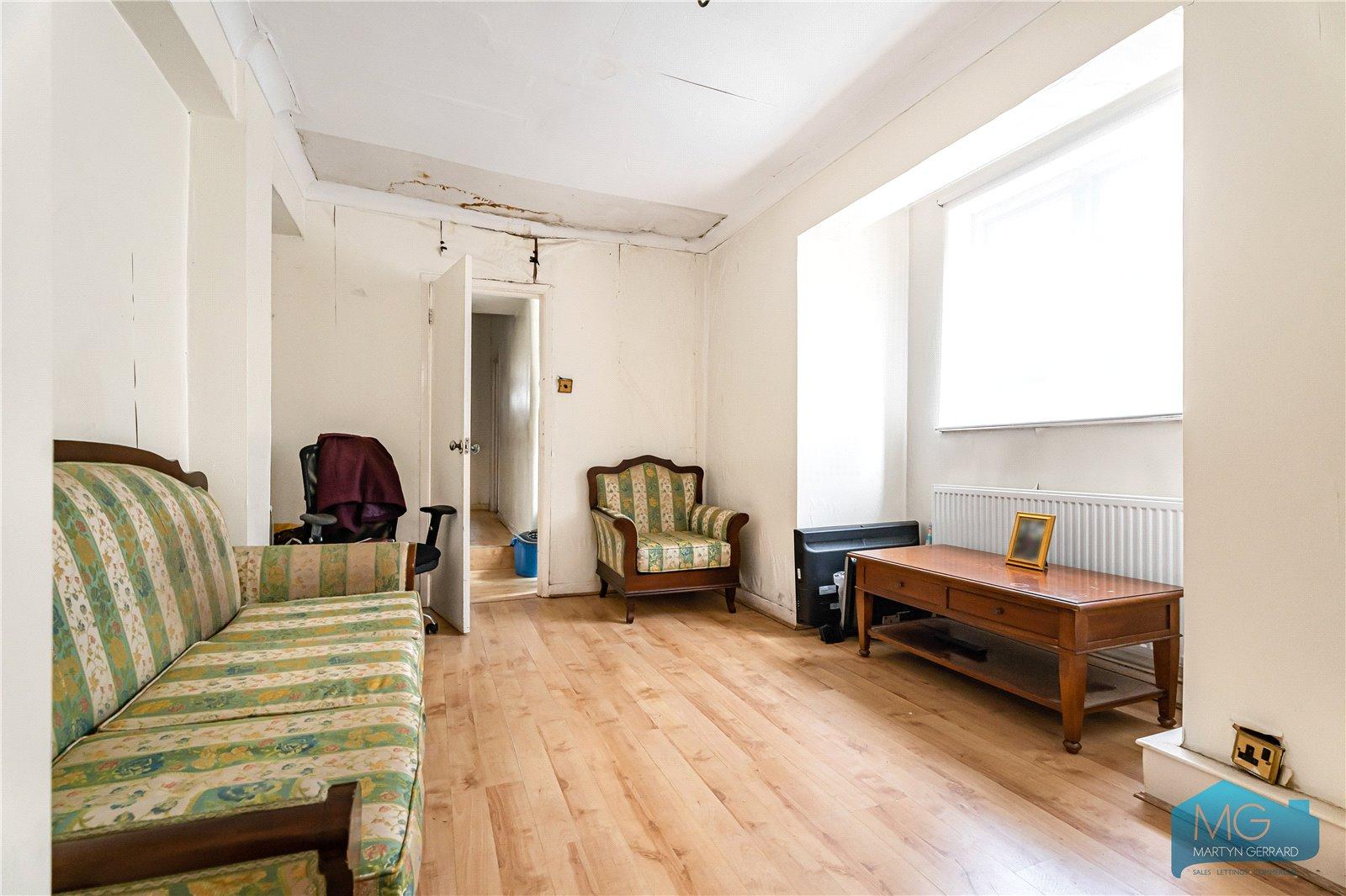 3 bedroom End of Terrace House for sale - Martyn Gerrard
