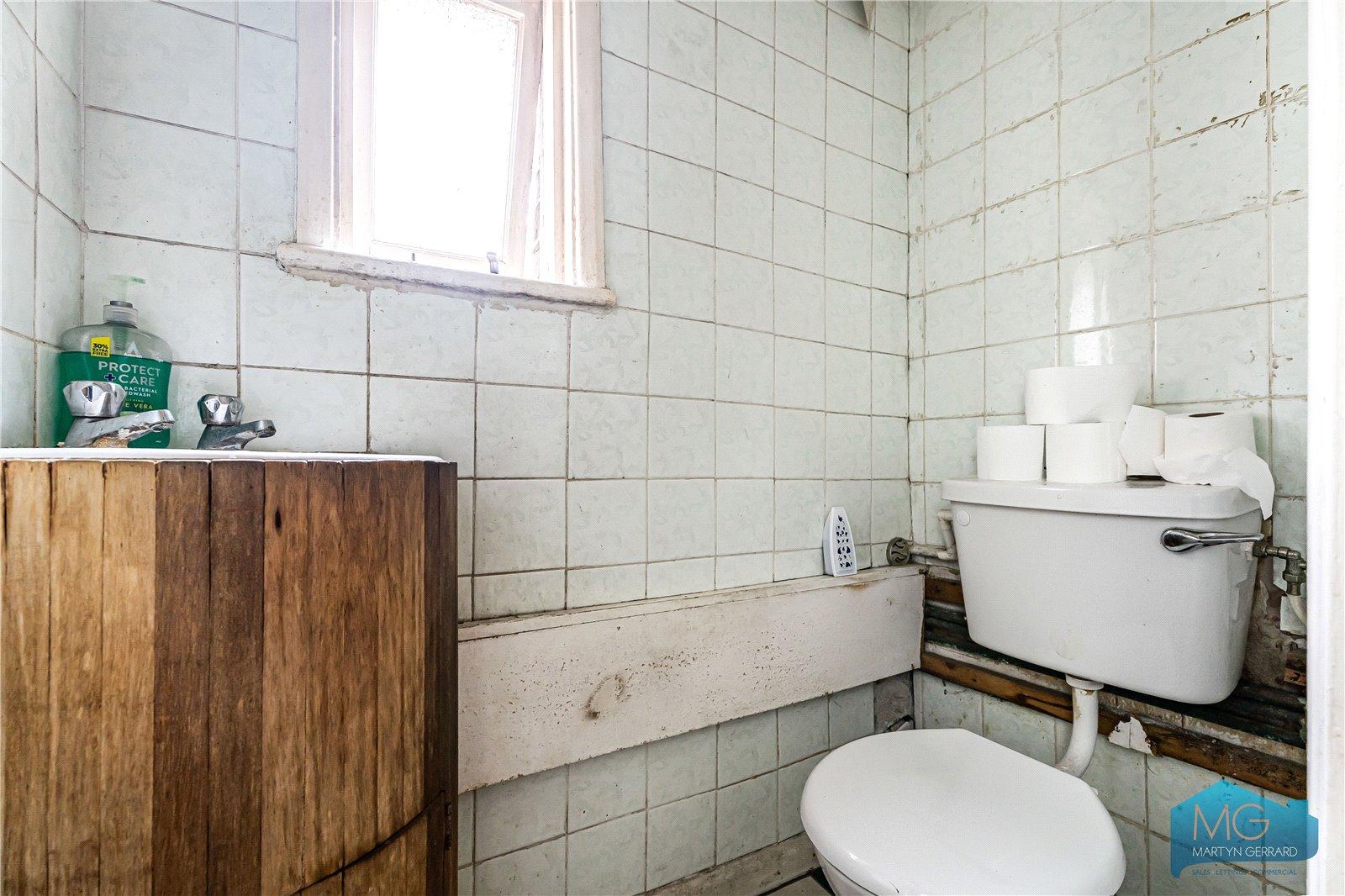 3 bedroom End of Terrace House for sale - Martyn Gerrard