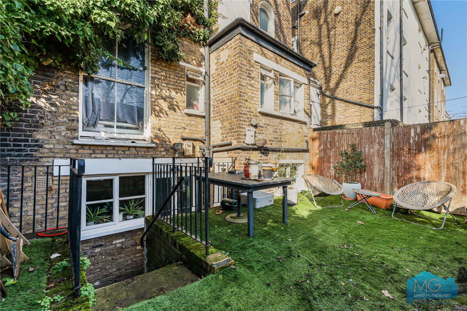 1 bedroom Apartment for sale - Martyn Gerrard