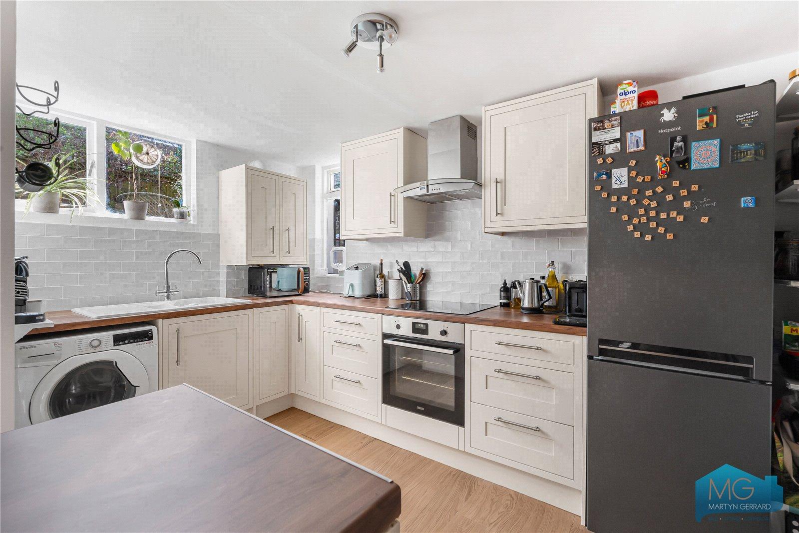 1 bedroom Apartment for sale - Martyn Gerrard