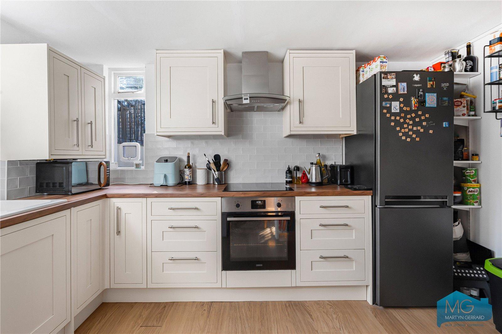 1 bedroom Apartment for sale - Martyn Gerrard