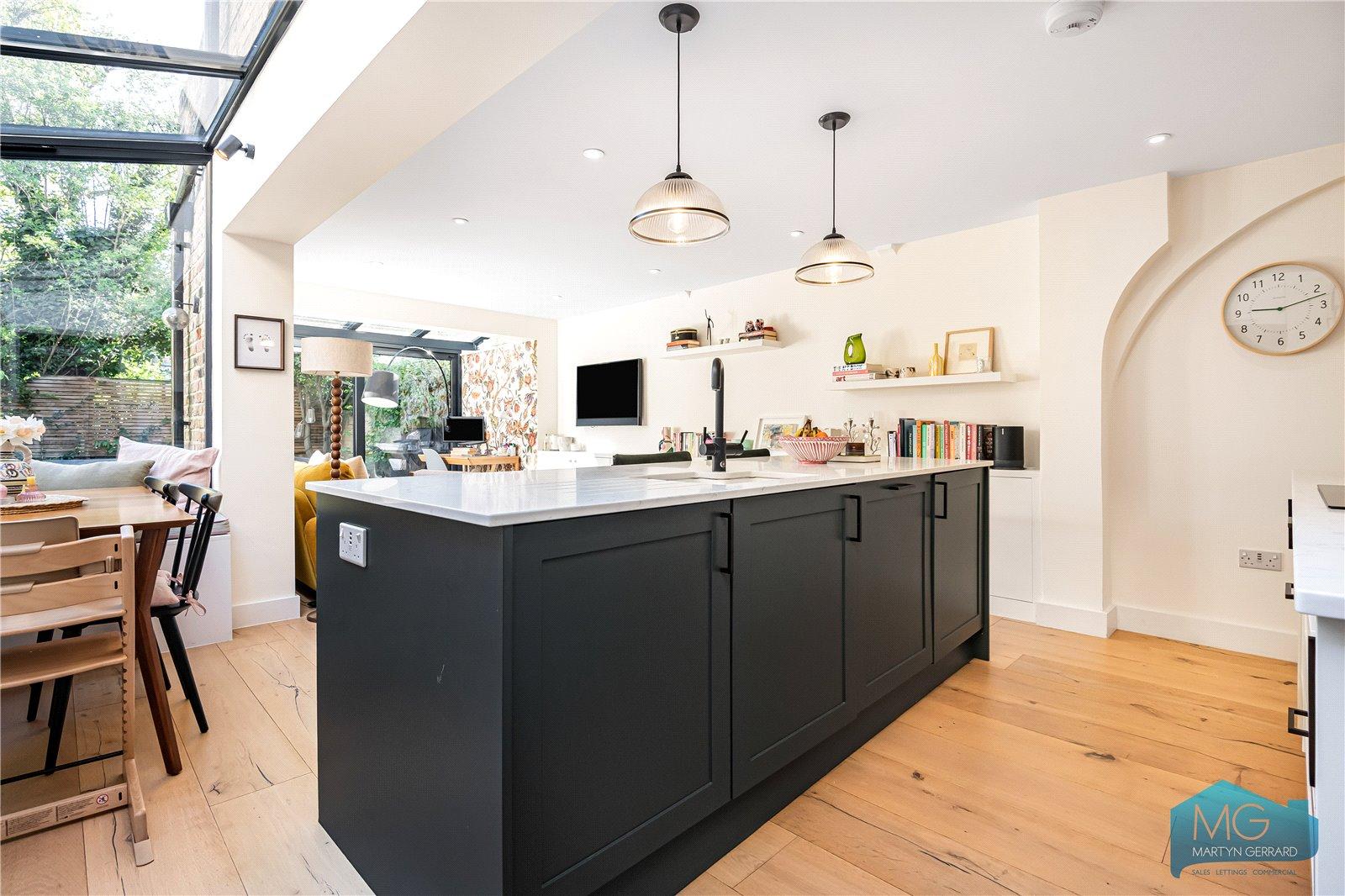 2 bedroom Ground Floor Flat for sale - Martyn Gerrard